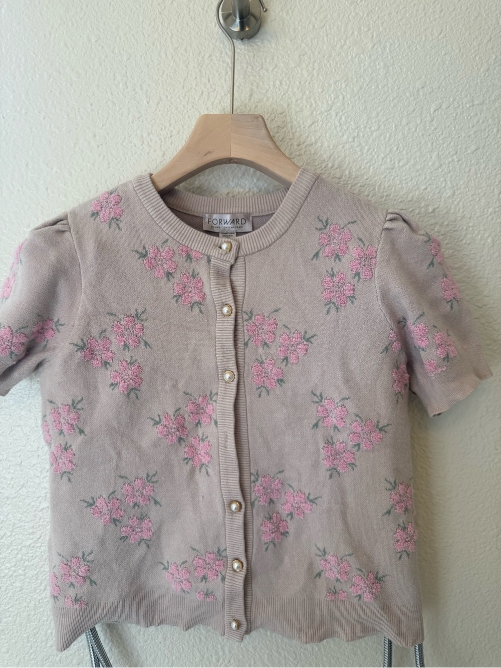 Forward Pink Floral Short-Sleeve Knit Cardigan